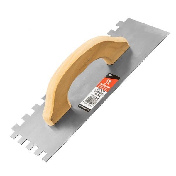 llana-flexible-dentada-cabo-madera-12-x-121